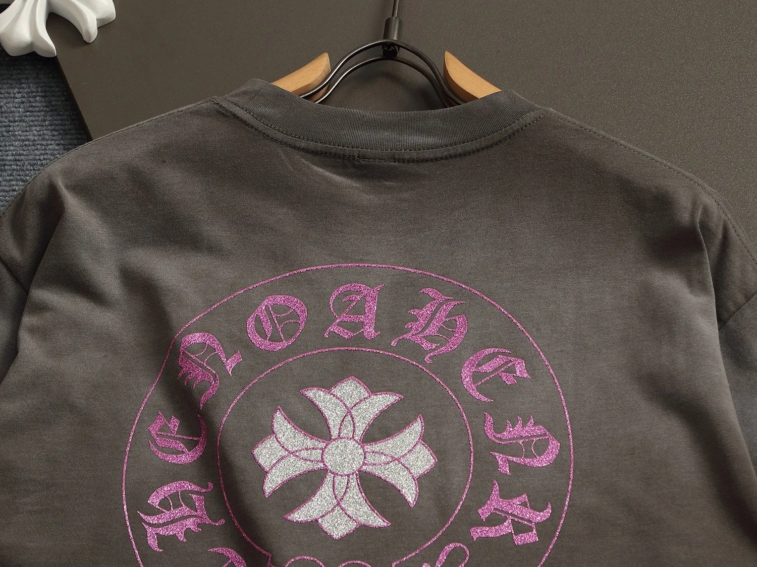 🅿️220 Chrome hearts ch Chrome hearts cross pink hot diamond short-sleeved t-shirt. Advanced tie-dye technology. Large version. Loose and stylish. Low version, slim and long version with upper body and raised hips. 100% commitment: top quality, not fast food. The highest version on the market. Top quality, 320 grams. 26 custom-dyed double yarn cotton, same style for men and women, complete with three standards. Color: Six colors available, available to the public. Size: XS-L. Size chart: